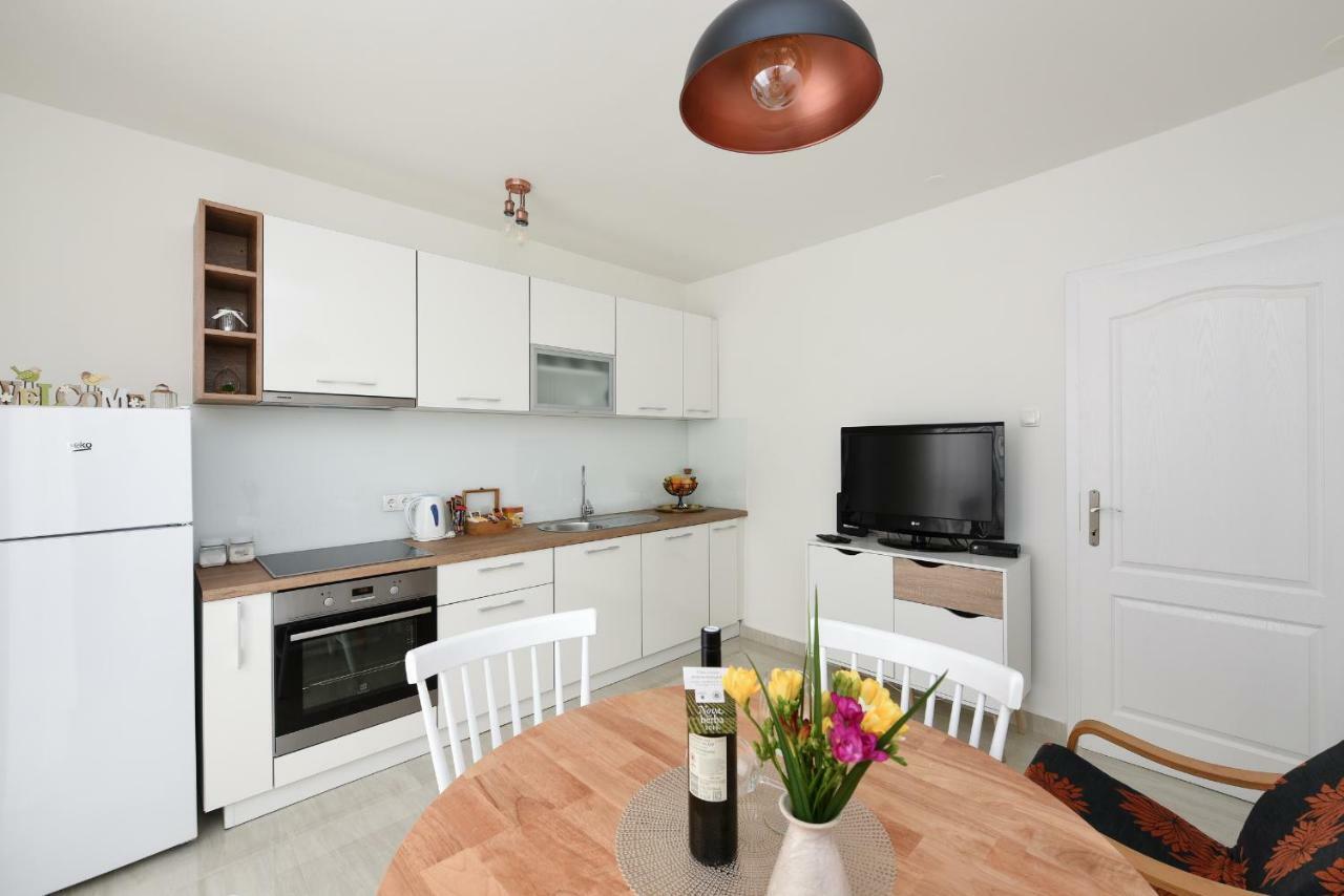 July Apartment Задар Экстерьер фото